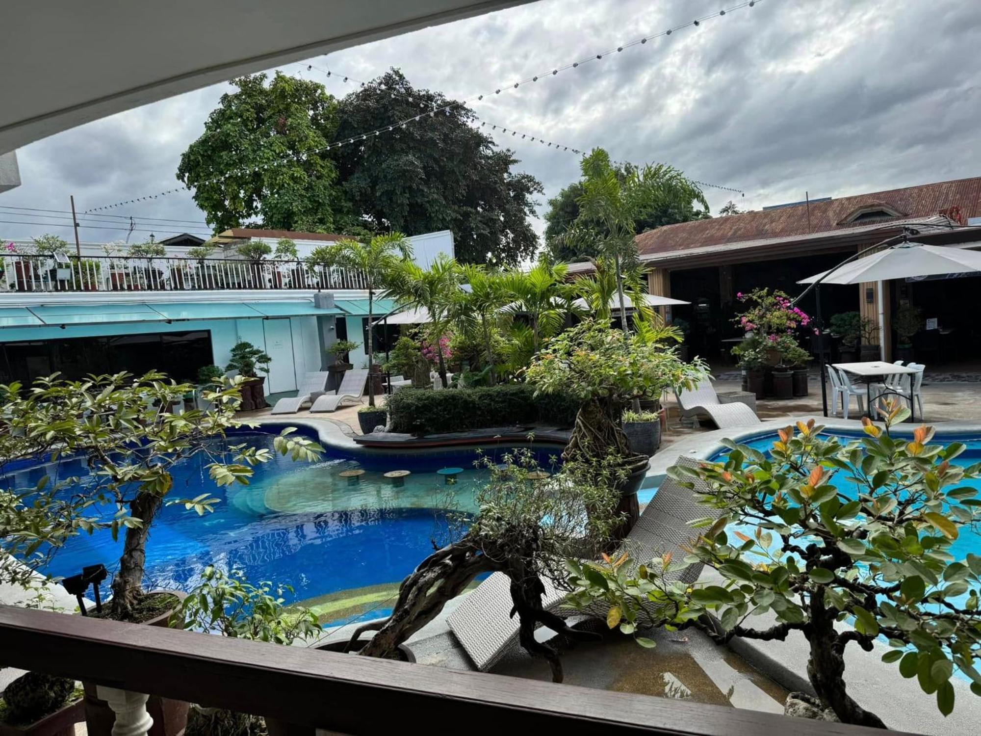 Vincent Resort Hotel Angeles Exterior foto